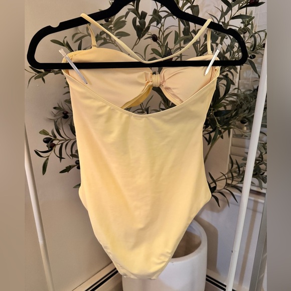 NWT Forever 21 swim Yellow One-Piece Swimsuit with Bow Detail size L - Picture 7 of 7